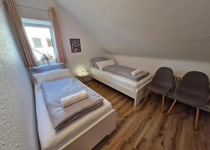 Allergruen, Balkon Mit Blick In شقة